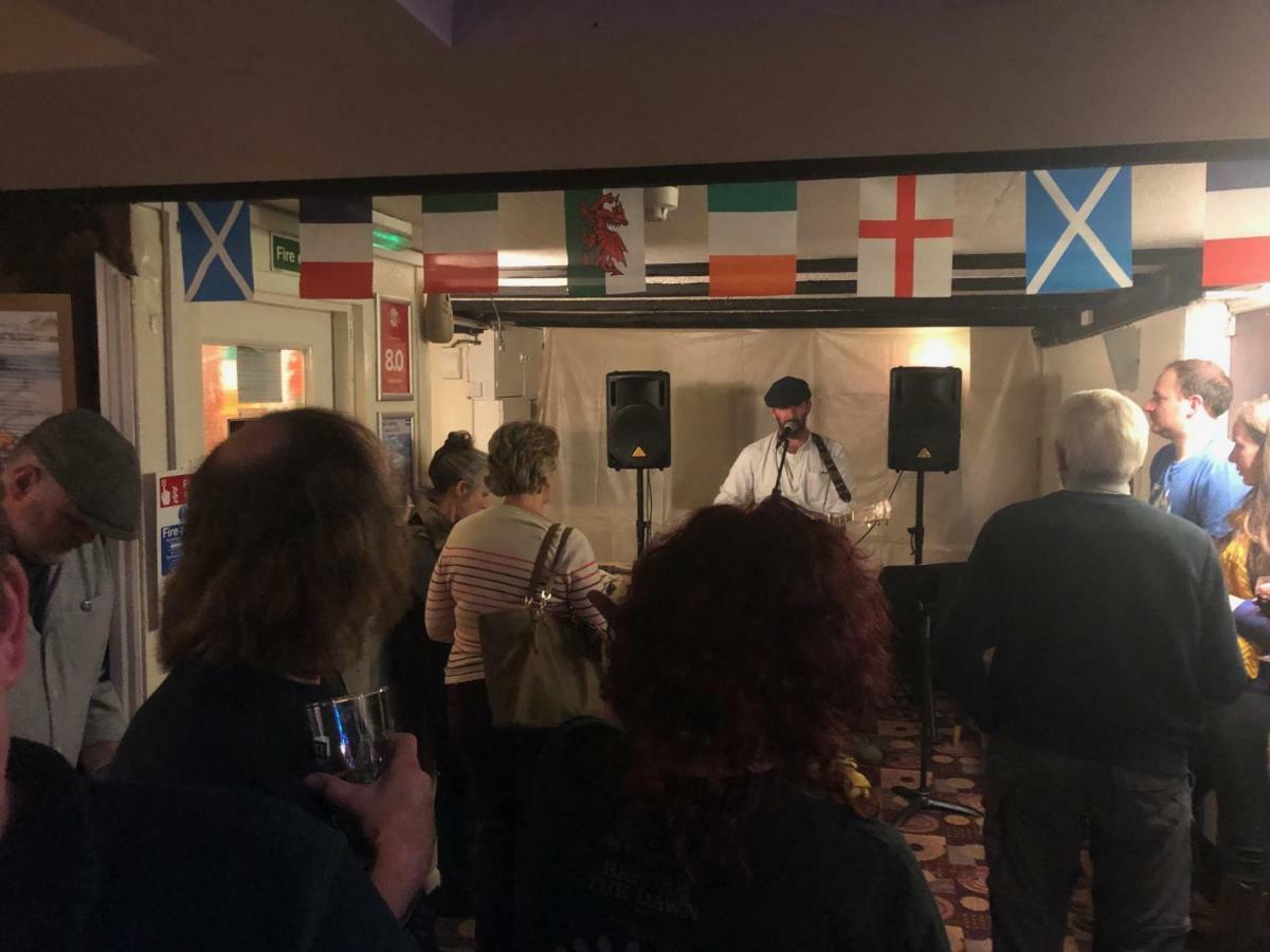 Hotel The Kings Head Chacewater Esterno foto